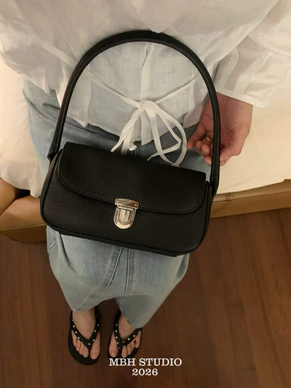 MBH 2026 Korean Style Minimalist Four-Color Genuine Leather Solid Flap Handbag - Image 3
