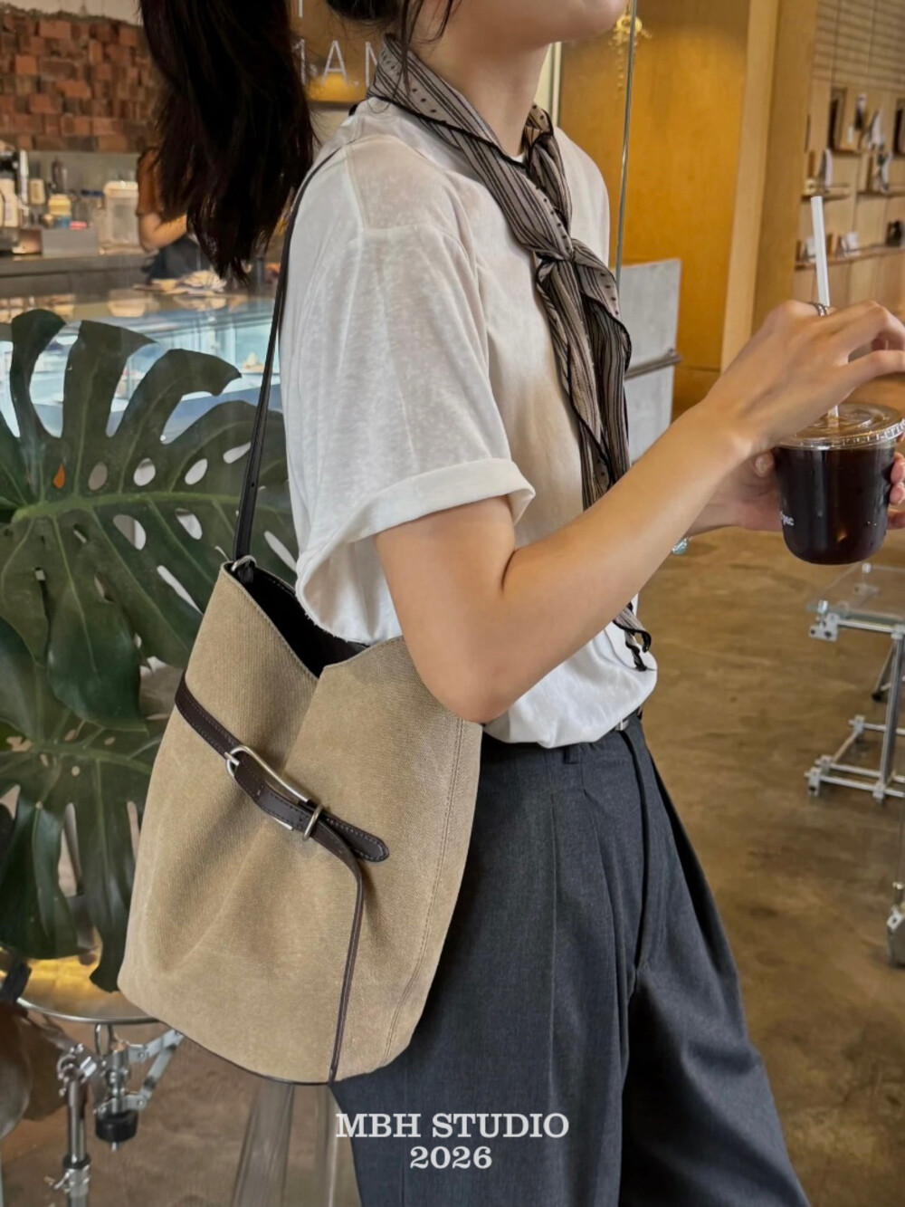 MBH Minimalist Canvas and Leather Bucket Bag with One-Strap Design Casual Commuter Shoulder Bag with Shoulder Strap