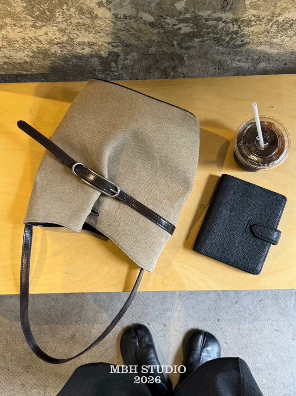 MBH Minimalist Canvas and Leather Bucket Bag with One-Strap Design Casual Commuter Shoulder Bag with Shoulder Strap - Image 4