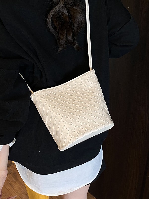 MZ Women's Woven Texture Bucket Bag Crossbody 2026 Summer - Image 4