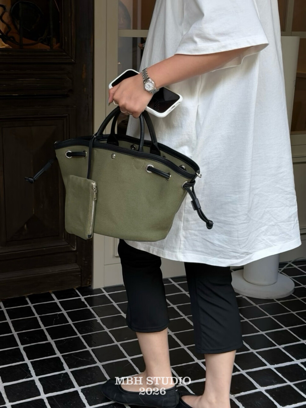 MBH Niche Design Commuter Canvas and Leather Basket Bag Large Capacity Drawstring Fortune Bag Versatile Handbag with Small Pouch - Image 4