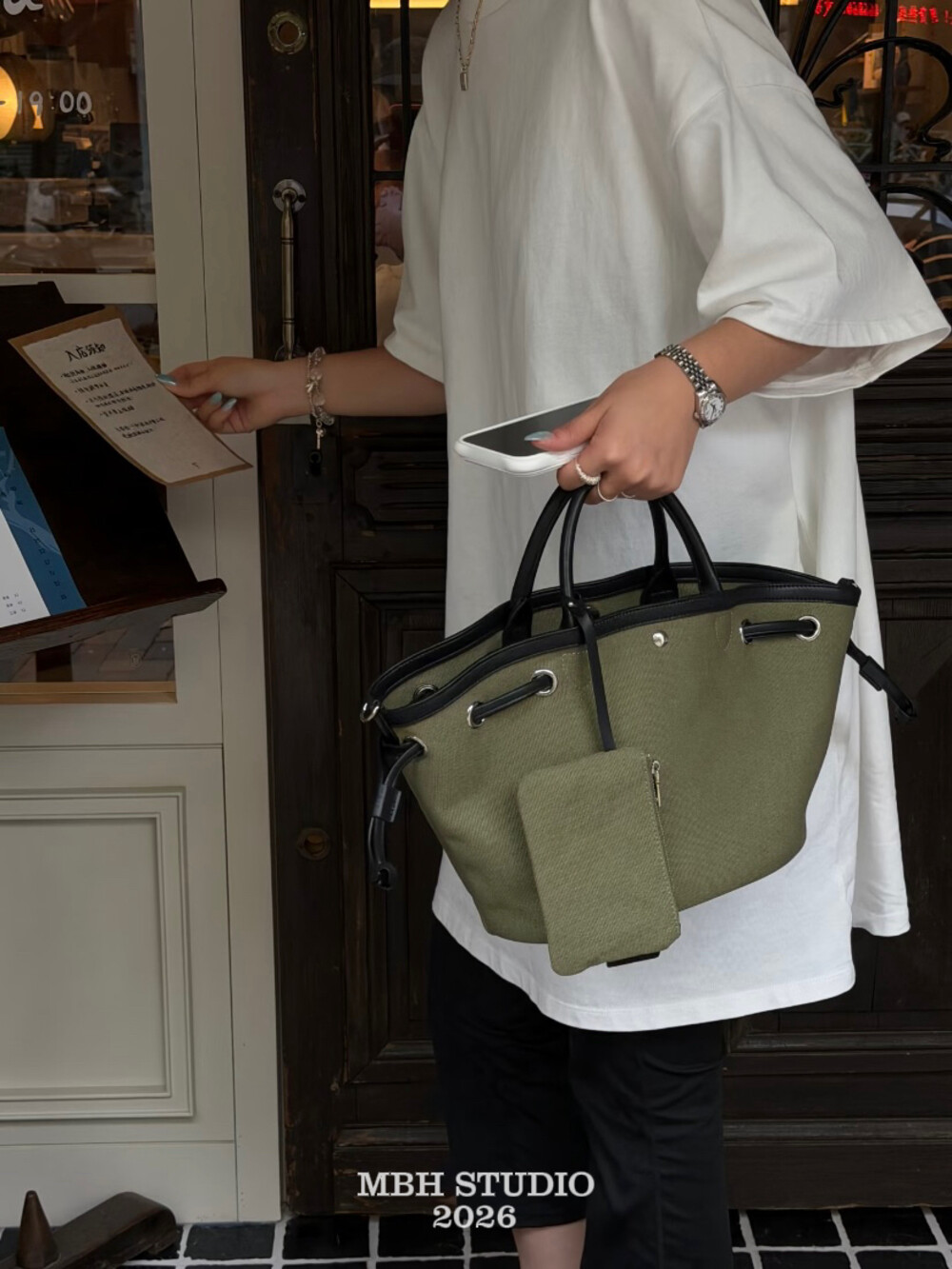 MBH Niche Design Commuter Canvas and Leather Basket Bag Large Capacity Drawstring Fortune Bag Versatile Handbag with Small Pouch