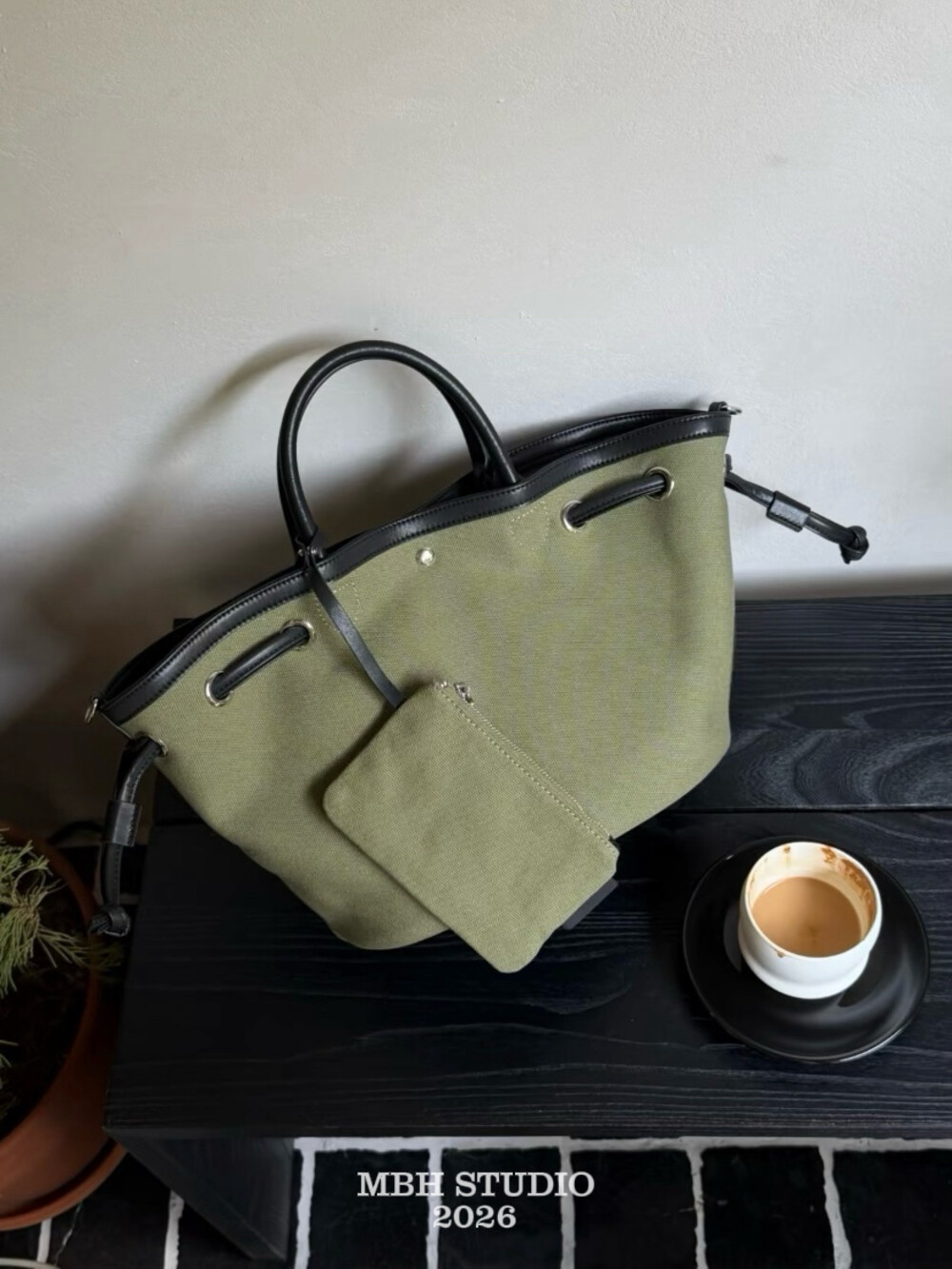 MBH Niche Design Commuter Canvas and Leather Basket Bag Large Capacity Drawstring Fortune Bag Versatile Handbag with Small Pouch - Image 3