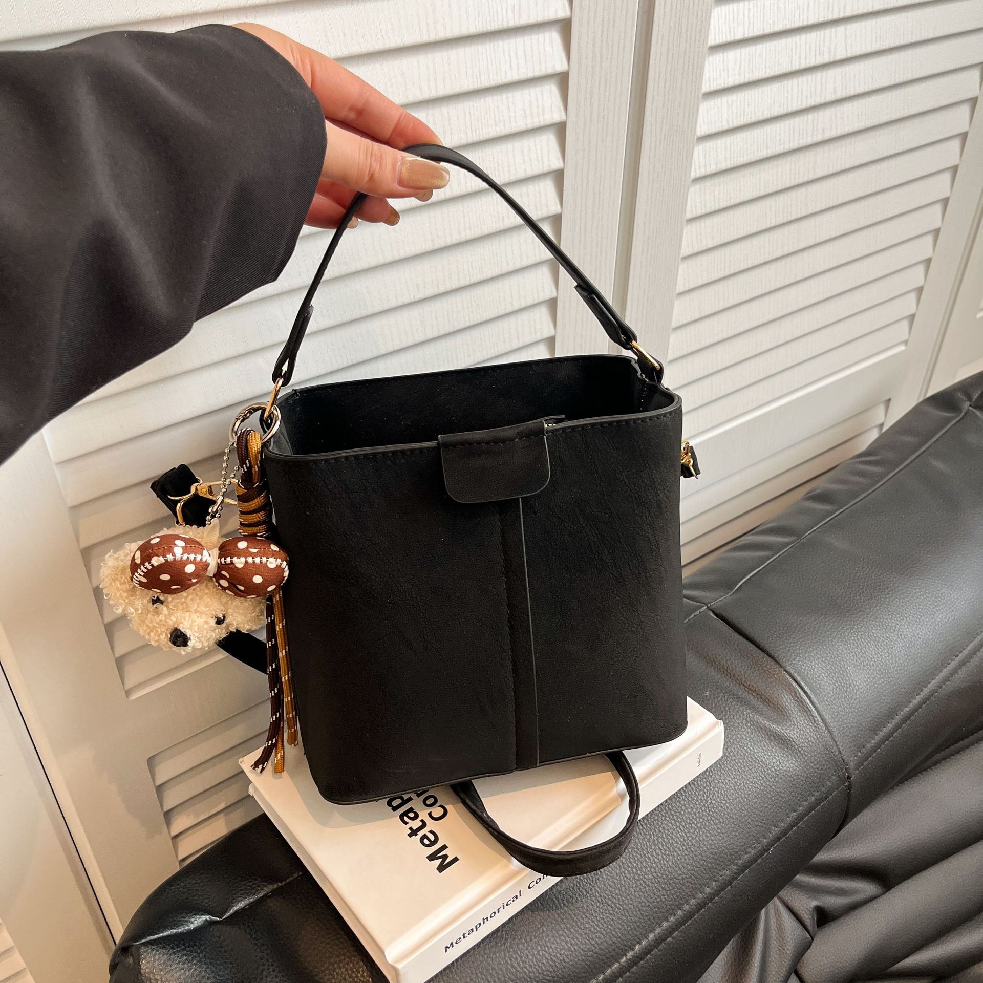 Korean Style Casual Fashion Bucket Bag Women 2026 Spring New High Beauty Simple Crossbody Bag - Image 4