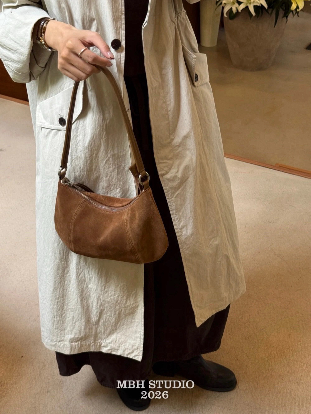 MBH French Minimalist Matte Leather Crescent Shoulder Bag for Fall Winter - Image 2