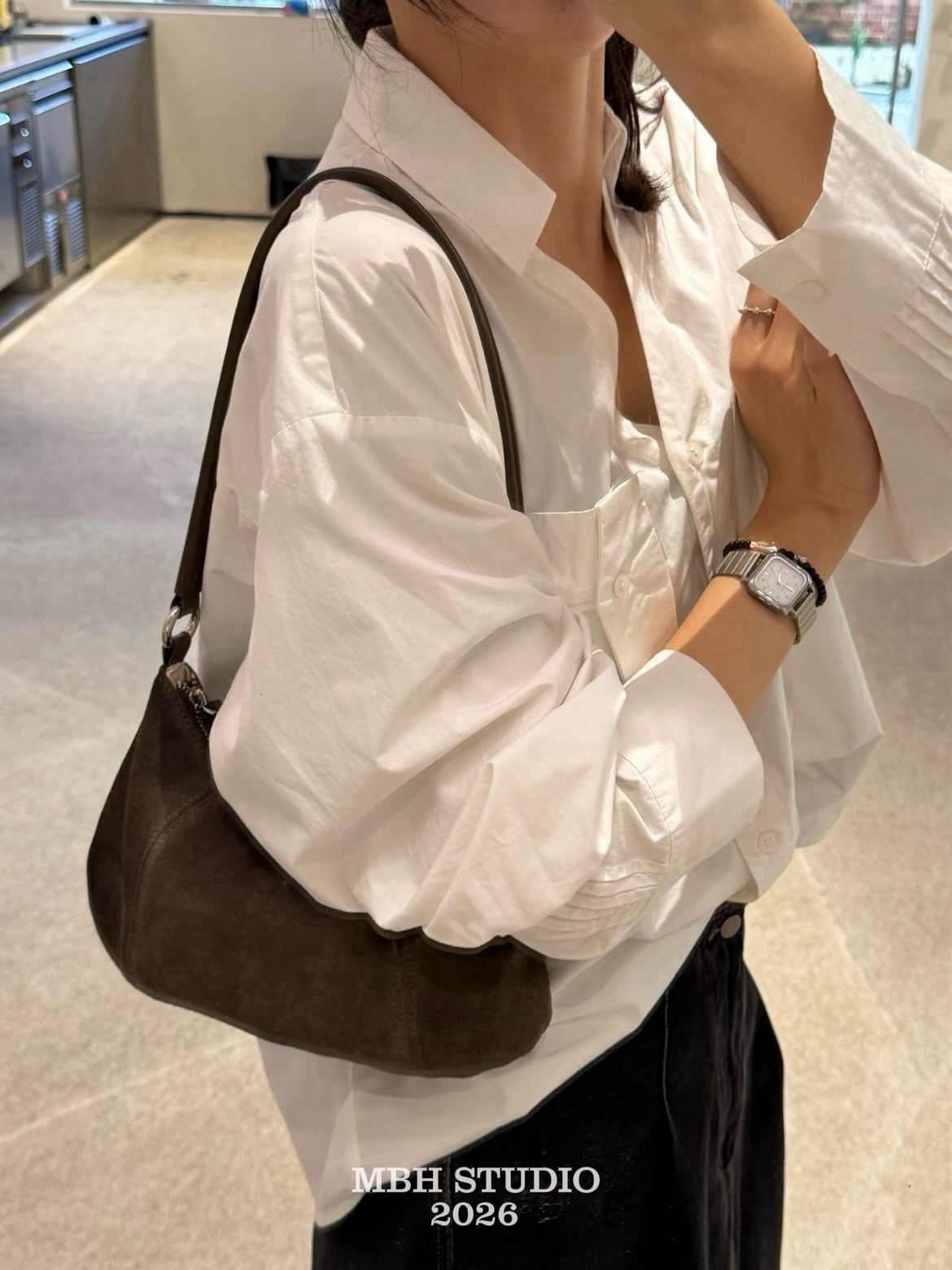 MBH French Minimalist Matte Leather Crescent Shoulder Bag for Fall Winter - Image 4