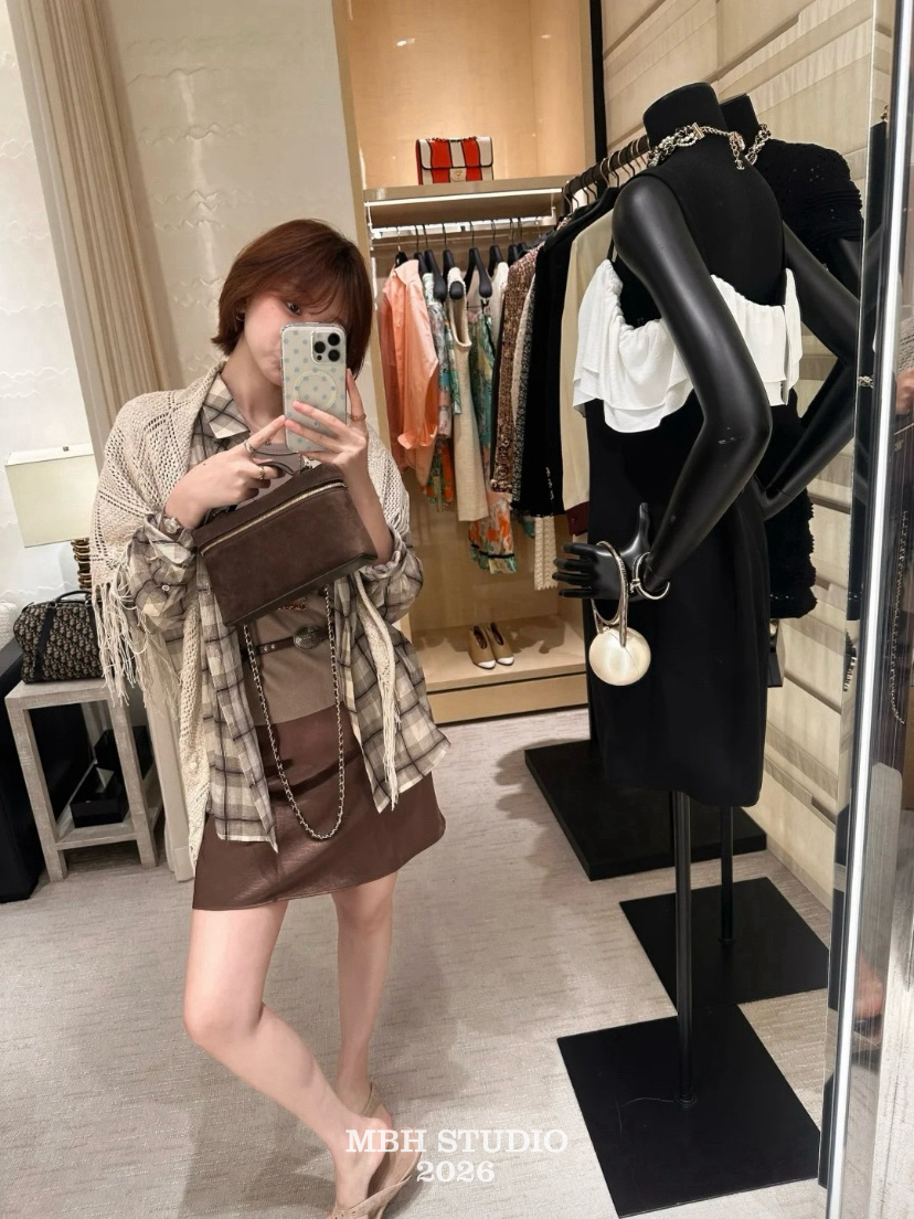 MBH Suede Chain Box Bag Elegant Simple Crossbody Handbag with Chain - Image 4