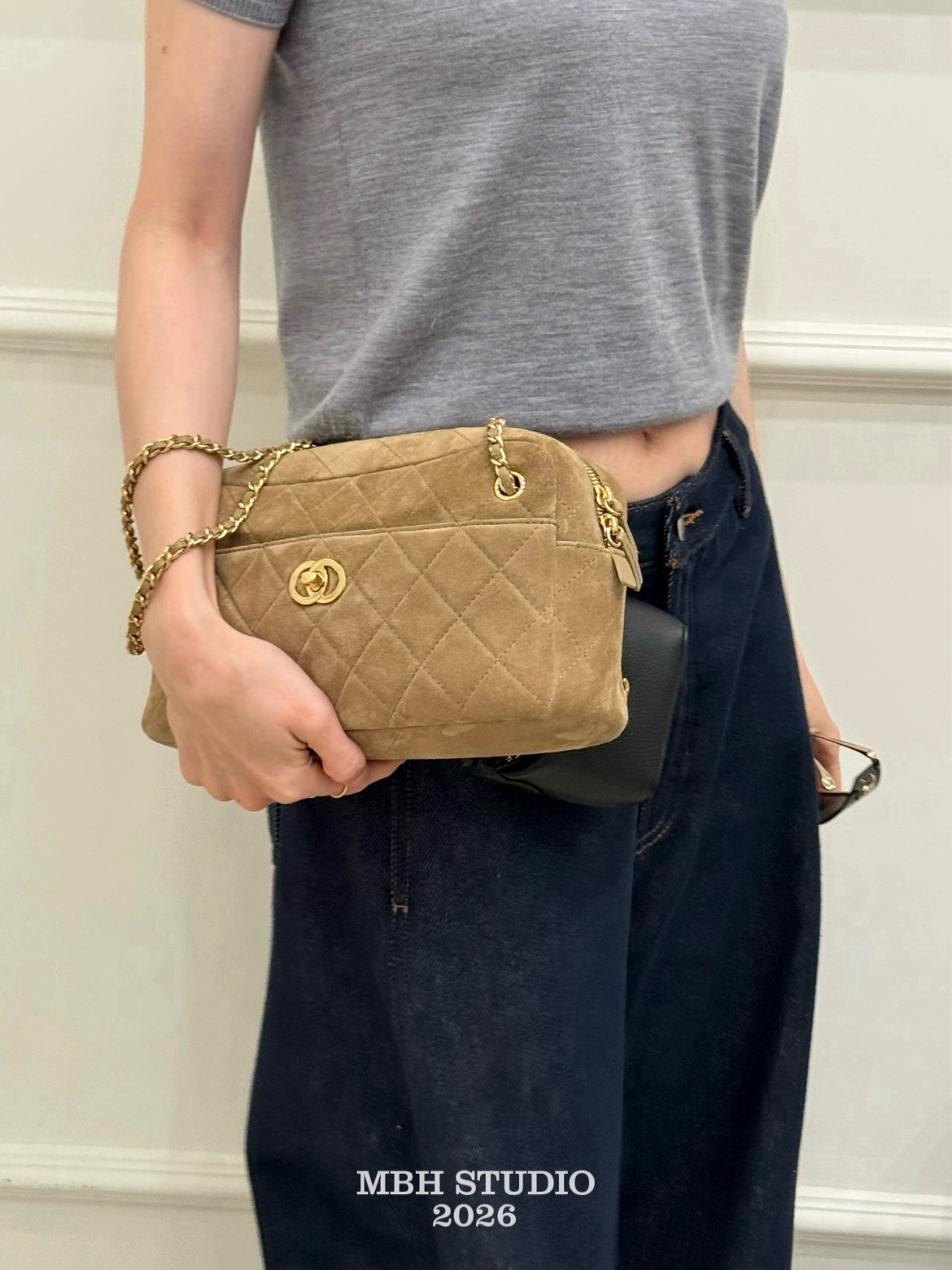 MBH Suede 26s Camera Bag Quilted Chain Crossbody Shoulder Bag - Image 2