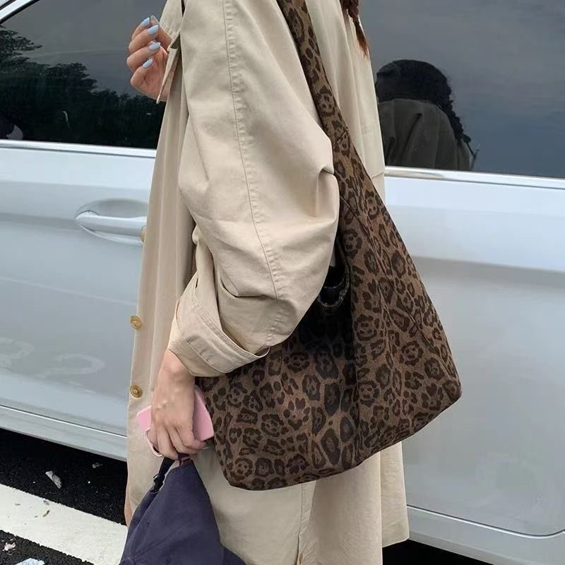 Women's Retro Leopard Print Large Tote Bag 2026 Fall Shoulder Bag - Image 3