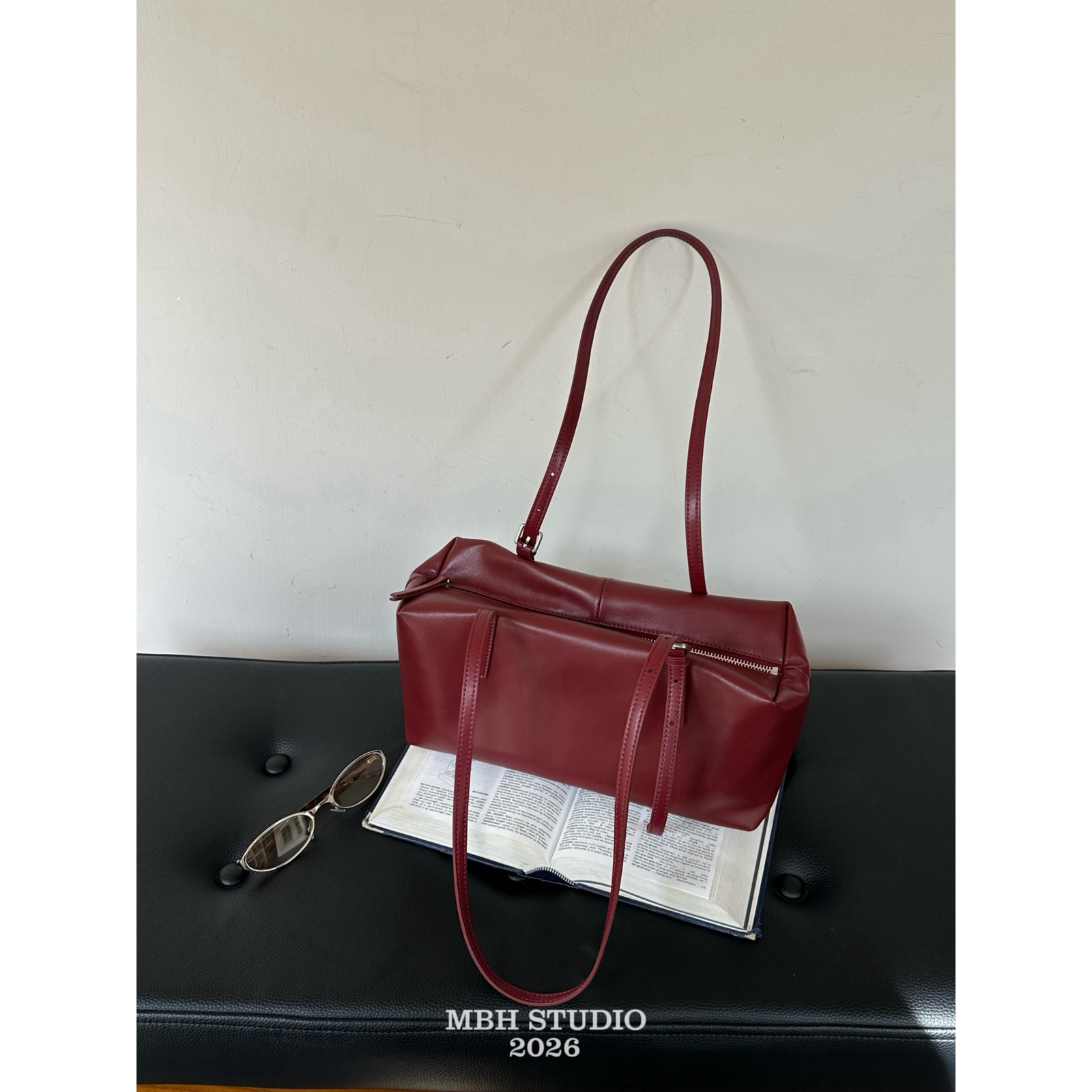MBH Italian Sheepskin Tote Bag Large Capacity Commuter Versatile Shoulder Bag - Image 5